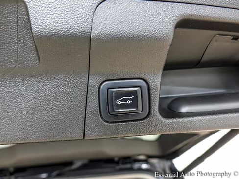 Used 2022 GMC Acadia SLE w/ Driver Convenience Package image 28