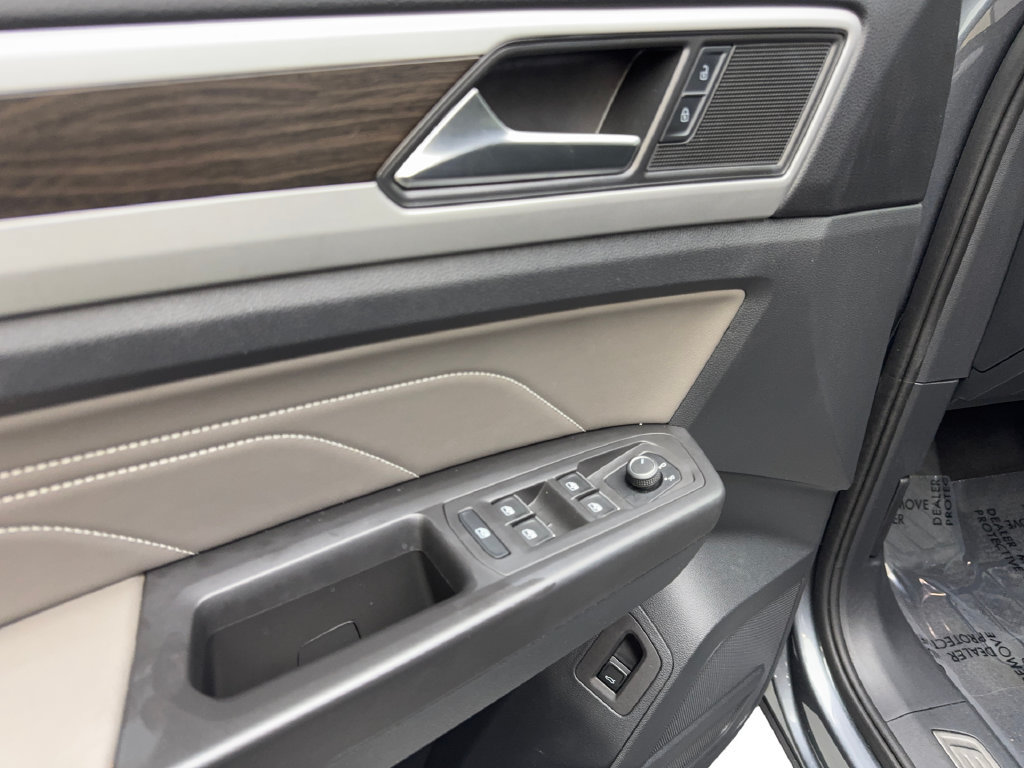 Used 2023 Volkswagen Atlas SE w/ Panoramic Sunroof Package FWD image 34