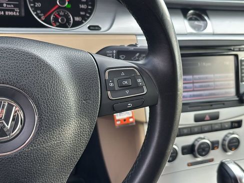 Used 2013 Volkswagen CC Sport image 18