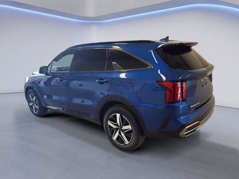 Used 2023 Kia Sorento S w/ Panoramic Sunroof Package FWD image 5