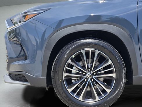 Used 2026 Toyota Grand Highlander AWD Hybrid image 38