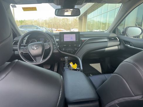 Used 2023 Toyota Camry SE w/ Convenience Package image 15