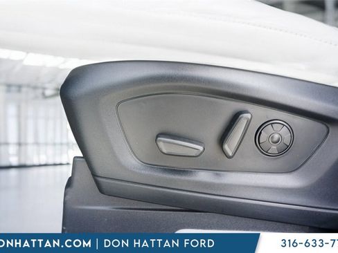 New 2026 Ford Explorer Platinum w/ LUX Leather Package image 17