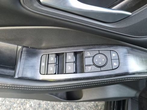 Used 2025 Nissan Rogue SV FWD image 19