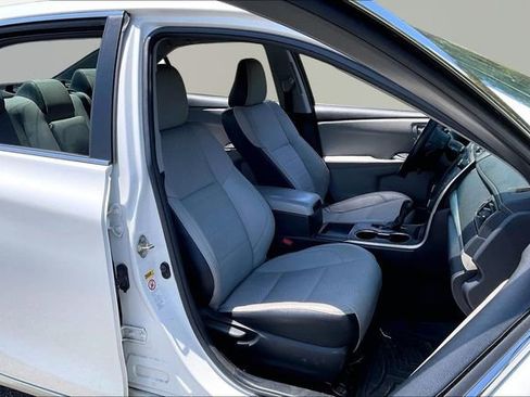 Used 2017 Toyota Camry SE FWD image 20