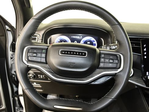 Used 2024 Jeep Wagoneer Series III AWD/4WD image 13