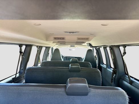 Used 2018 Chevrolet Express 3500 LS RWD image 25