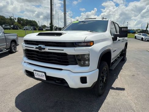Used 2026 Chevrolet Silverado 2500 Custom w/ Custom Convenience Package AWD/4WD image 2