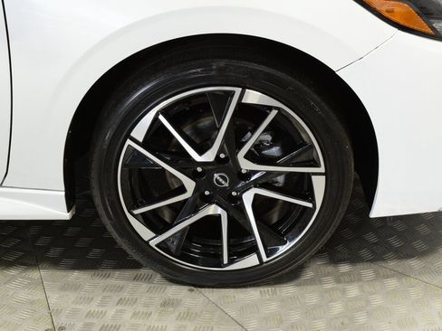 Used 2024 Nissan Sentra SR FWD image 35