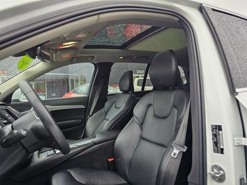 Used 2023 Volvo XC90 B5 Core w/ Protection Package Premier AWD/4WD image 18