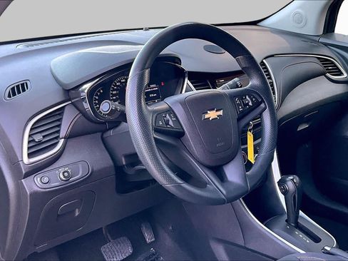 Used 2019 Chevrolet Trax LS FWD image 16