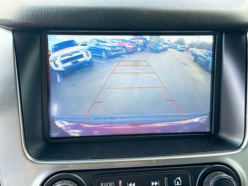 Used 2020 Chevrolet Suburban LT image 15