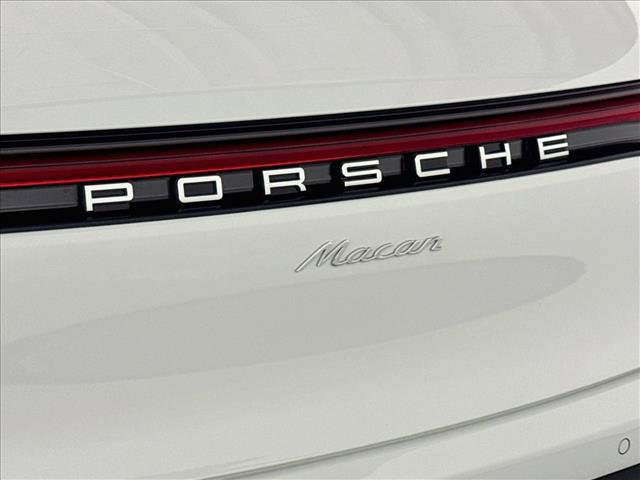 Certified 2026 Porsche Macan AWD/4WD image 26