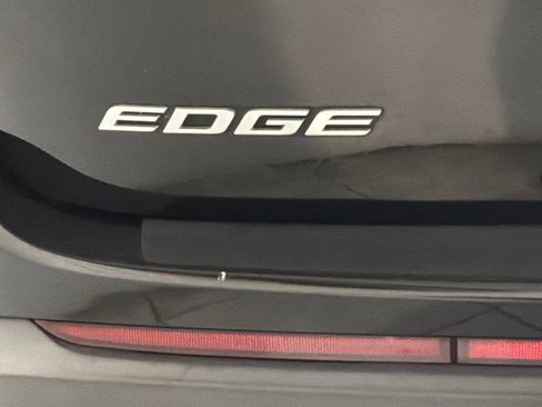Used 2017 Ford Edge SE w/ Cargo Accessory Package image 26