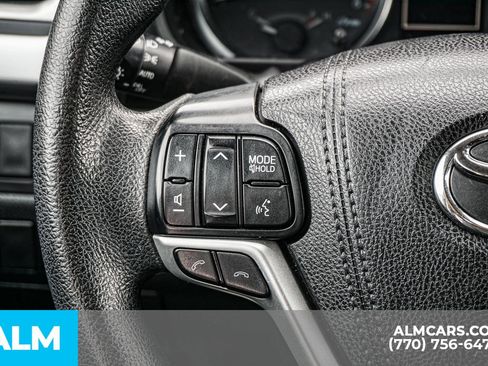 Used 2018 Toyota Highlander LE image 31