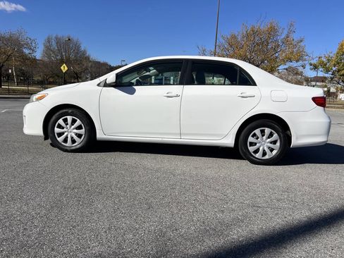 Used 2011 Toyota Corolla LE image 12