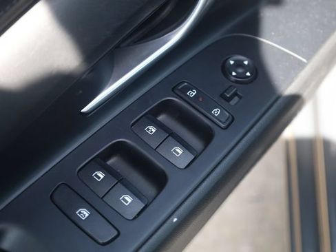 Used 2025 Hyundai Elantra SEL FWD image 14