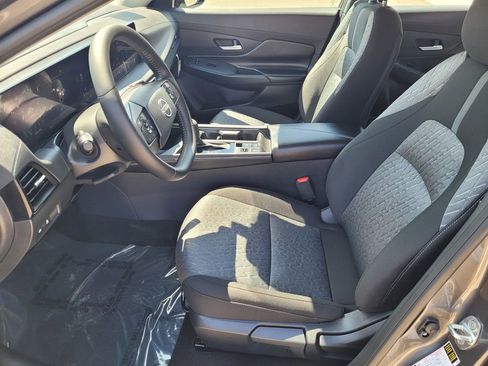 New 2026 Nissan Sentra SV w/ SV Convenience Package FWD image 8