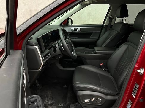 Used 2025 Hyundai Santa Fe SEL image 9