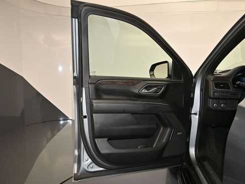 Used 2024 Chevrolet Tahoe LT image 11