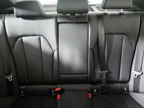 Used 2021 BMW 330e xDrive w/ Convenience Package image 13