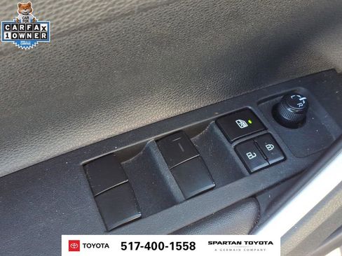 Used 2023 Toyota Corolla Cross XLE FWD image 16