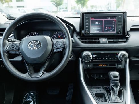 Certified 2021 Toyota RAV4 XLE FWD image 28
