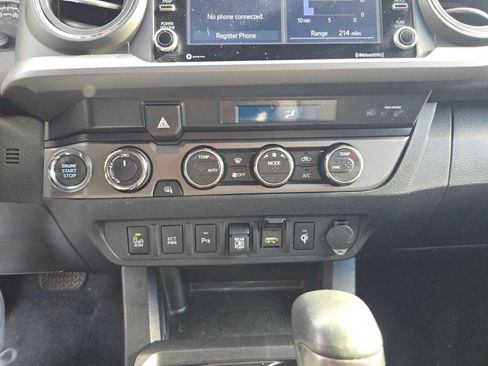 Certified 2022 Toyota Tacoma TRD Off-Road image 27