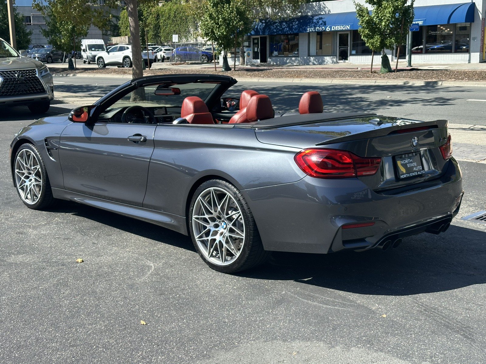 Used 2019 BMW M4 Convertible RWD image 12