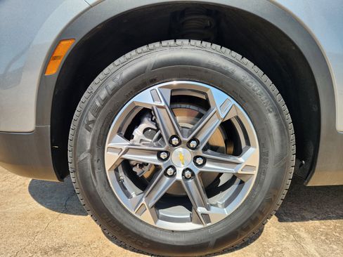 Certified 2025 Chevrolet Blazer LT AWD/4WD image 11