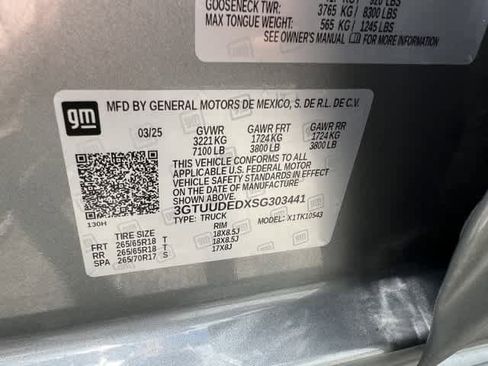 Used 2025 GMC Sierra 1500 SLT AWD/4WD image 16