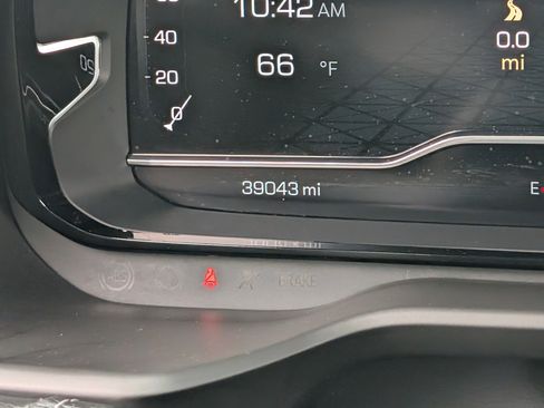 Used 2023 GMC Yukon XL Denali AWD/4WD image 28