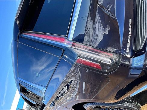 Used 2023 Cadillac Escalade Premium Luxury w/ LPO, Radiant Package image 31