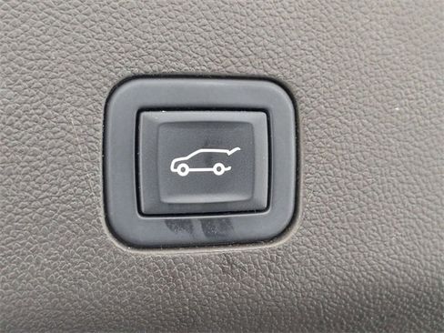 Certified 2023 Chevrolet Suburban LT w/ Luxury Package image 34