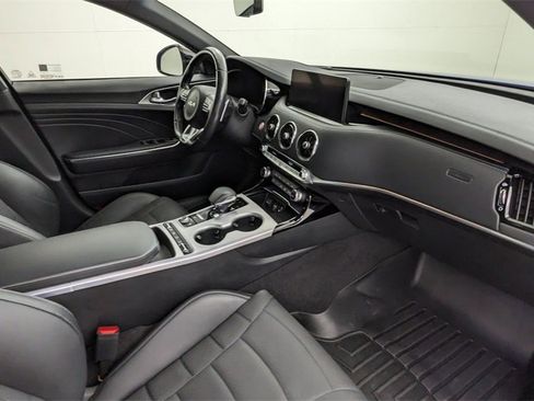 Used 2023 Kia Stinger GT2 image 40