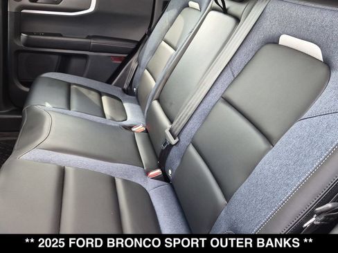 Used 2025 Ford Bronco Sport Outer Banks w/ Outer Banks Tech Package+ AWD/4WD image 3