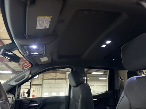 Used 2019 Chevrolet Silverado 1500 Custom Trail Boss AWD/4WD image 13
