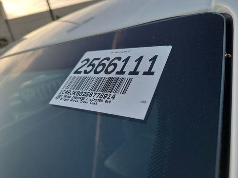 New 2025 Jeep Grand Cherokee L Limited w/ Luxury Tech Group II image 23