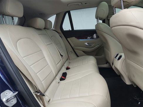 Used 2017 Mercedes-Benz GLC 300 4MATIC image 28