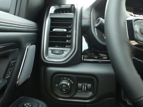 New 2026 RAM 1500 Laramie w/ Advanced Safety Group II AWD/4WD image 34