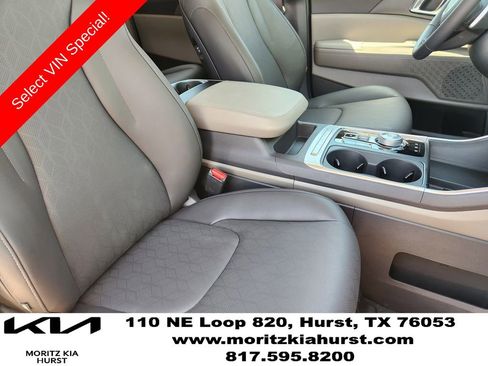 New 2026 Kia Carnival EX FWD image 10