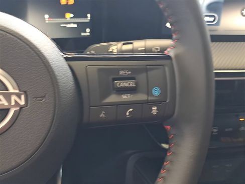 Certified 2025 Nissan Kicks SR FWD image 36