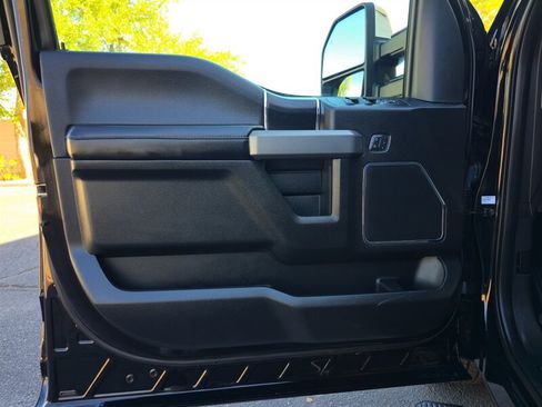 Used 2018 Ford F150 Platinum w/ Equipment Group 701A Luxury AWD/4WD image 12