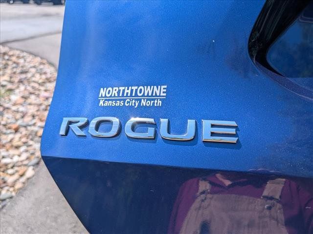 Used 2020 Nissan Rogue SV FWD image 19