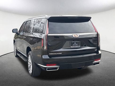 Used 2024 Cadillac Escalade ESV Premium Luxury image 3