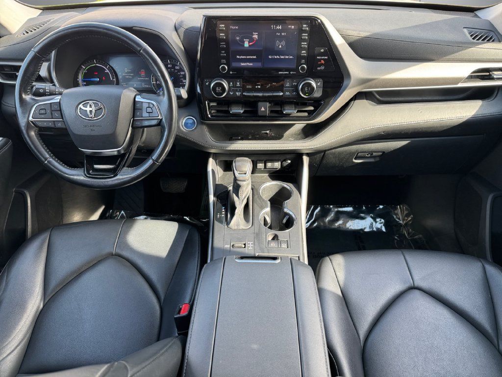 Used 2020 Toyota Highlander XLE AWD/4WD image 12