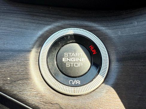 Used 2023 Jeep Grand Cherokee Limited AWD/4WD image 22
