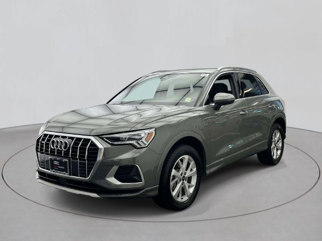 Used 2023 Audi Q3 2.0T Premium w/ Convenience Package AWD/4WD image 1