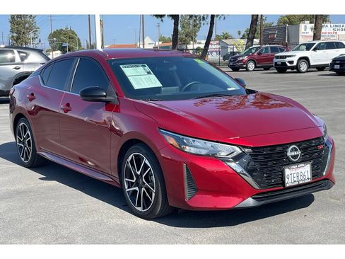 Used 2025 Nissan Sentra SR FWD image 9