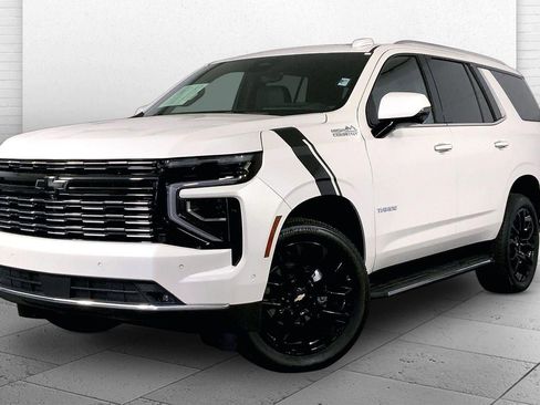 Used 2025 Chevrolet Tahoe High Country w/ Sun And Tow Package AWD/4WD image 13